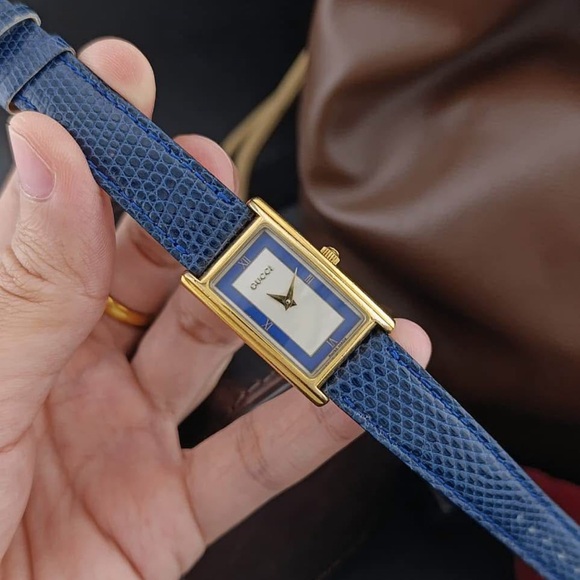 Vintage 1998 Gucci Quartz 2600L Women’s Watch
Blue and White Dial, Gold-Plated - Picture 4 of 10